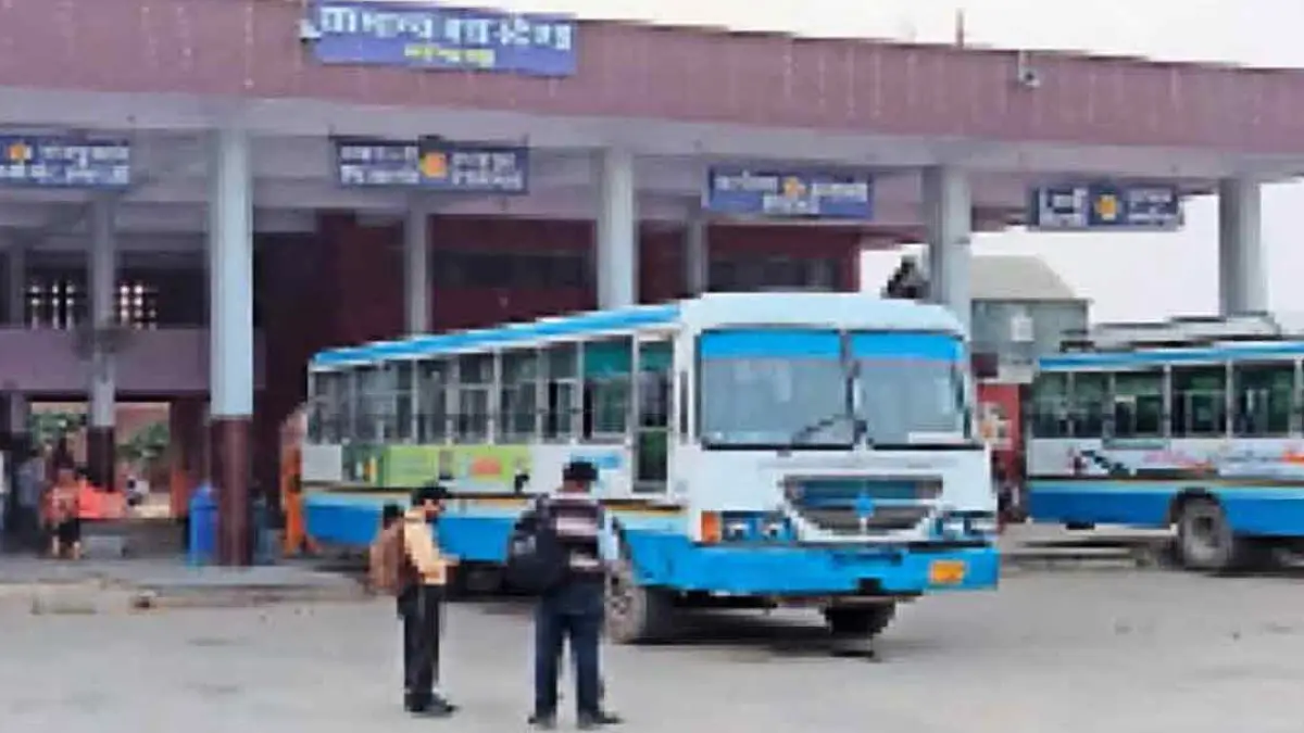 Roadways buses parked at the booth.