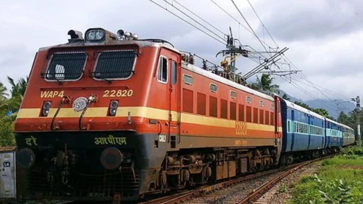 Anand Vihar Railway Station: आनंद विहार से रेल परिचालन प्रभावित, तकनीकी खराबी के कारण कई ट्रेनों पर पड़ा असर railway administration, Bilaspur, Train cancelled, Jharsuguda fourth line, Chhattisgarh News In Hin