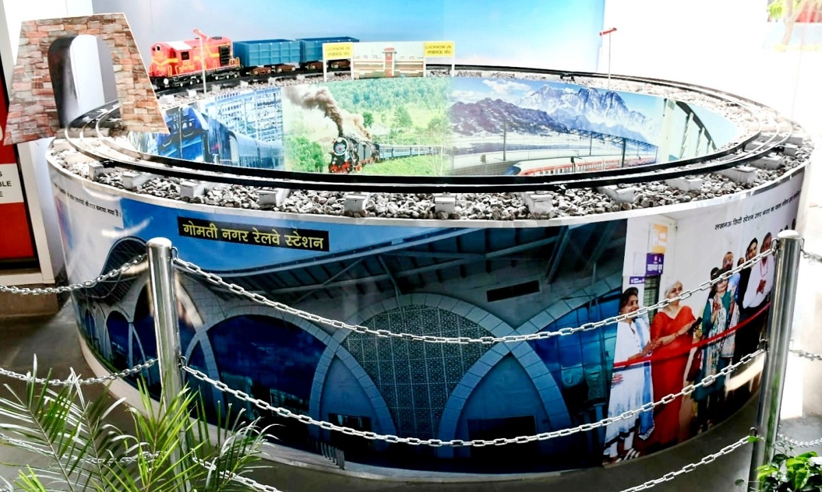 GOMATI NAGAR RAILWAY STATION