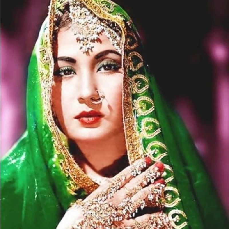 Meena Kumari (Pakeezah movie)