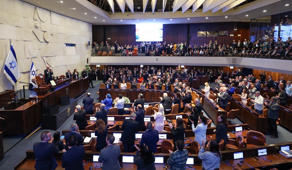 PM Modi receives a standing ovation israel parliament
