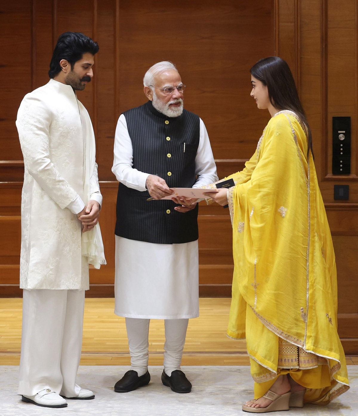 Rashmika-Vijay invites PM Modi for their wedding Rashmika-Vijay invites PM Modi for their wedding