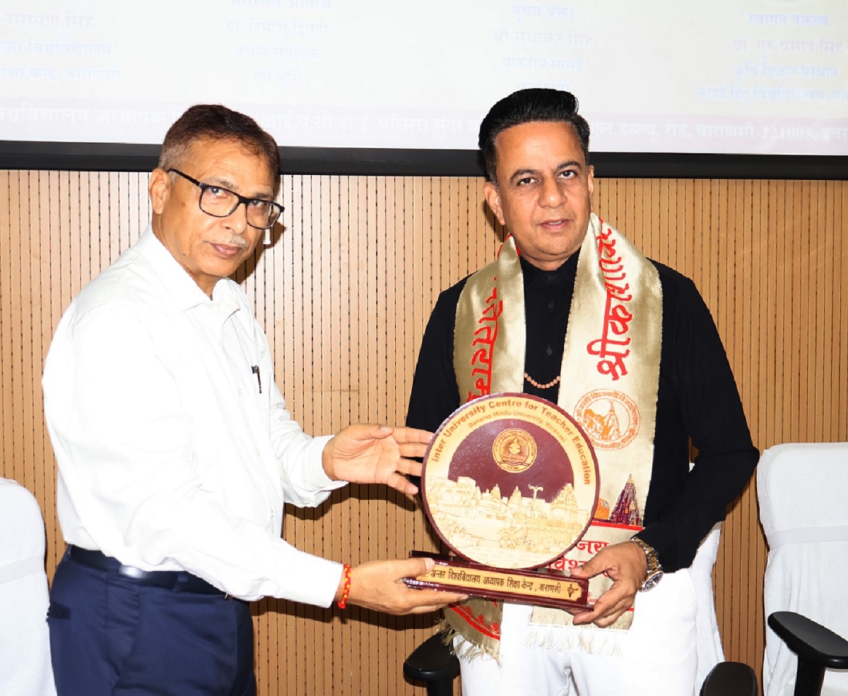 himanshu-dwivedi-honoured-indian-knowledge-tradition-lecture-varanasi