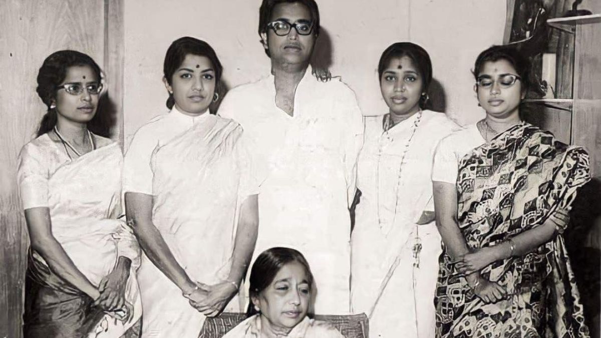 Asha Bhosle Family Asha Bhosle Family