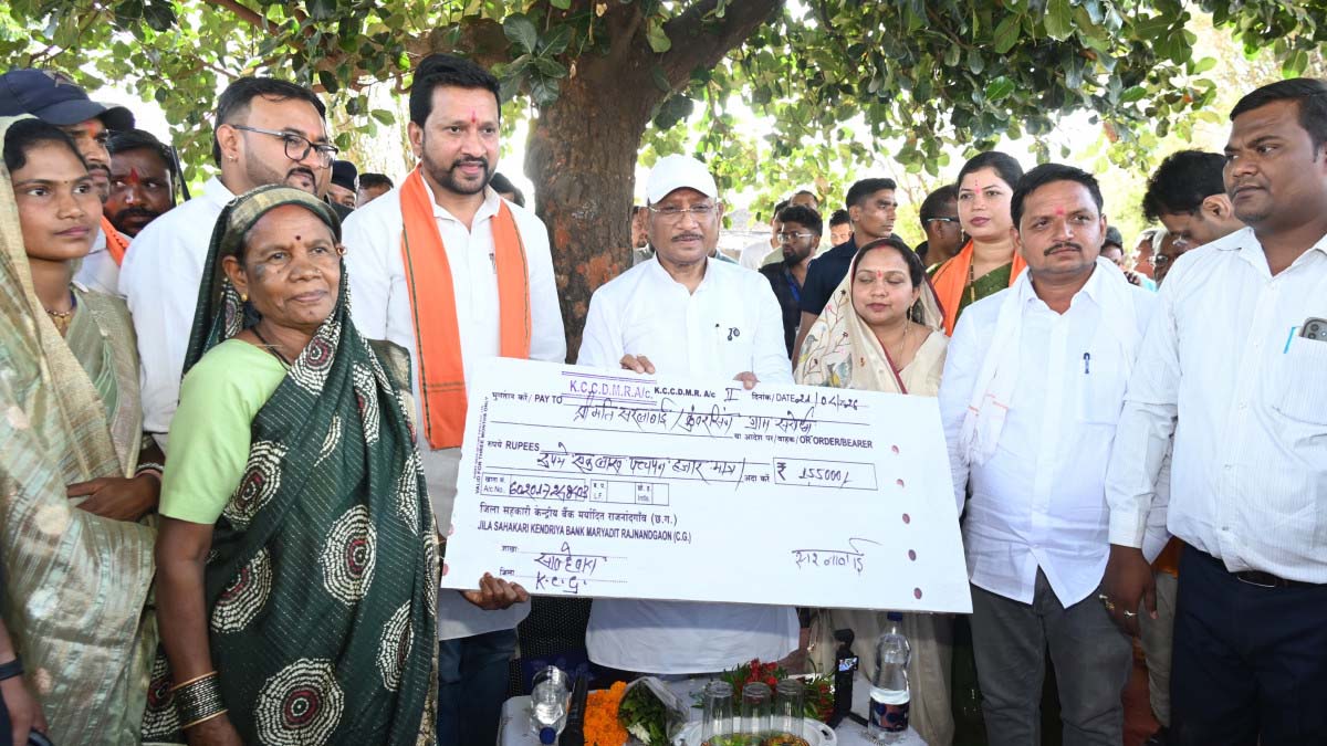 सरलाबाई मरावी को 1.50 लाख रुपए का ऋण
