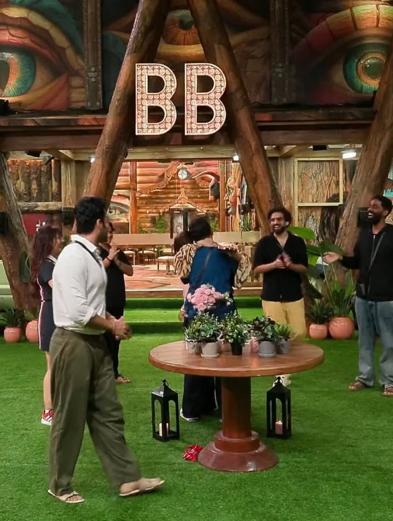 awez darbar nagma mirajkar bigg boss 19