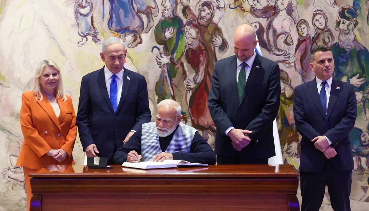 pm modi share glimpses from the Knesset